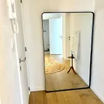 The Suncatcher * أوستيند